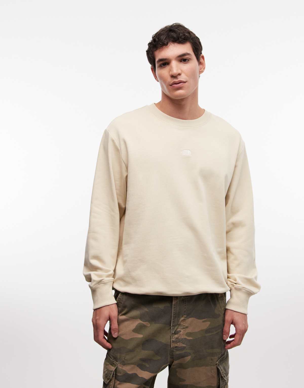 The North Face Sudadera color piedra desértica básica holgada ligera con cuello redondo U Essential de