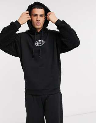 Sudadera con capucha de borreguito estilo peluche de doble capa con estampado en el pecho de ASOS DESIGN