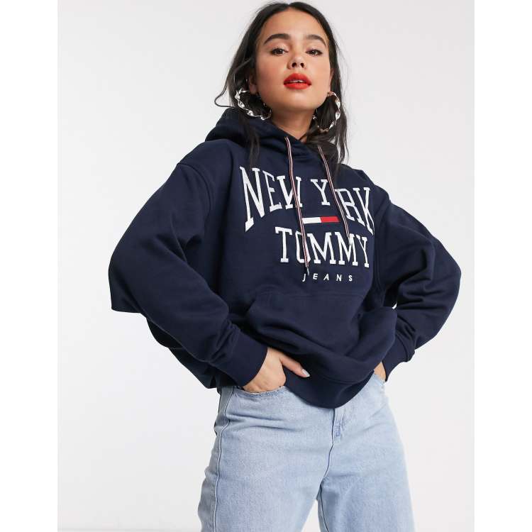 Sudadera capucha estilo boyfriend con logo New York de Tommy Jeans | ASOS