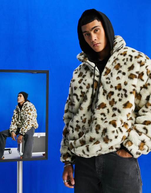 Sudadera con estampado integral de leopardo extragrande con media cremallera de piel sintética de ASOS DESIGN