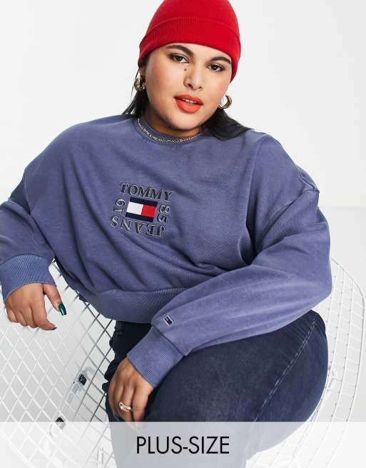 Sudadera corta azul marino con cuello redondo de Tommy Jeans Plus