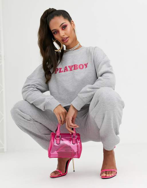 Sudadera corta gris con eslogan Playboy de Missguided (parte de un conjunto)