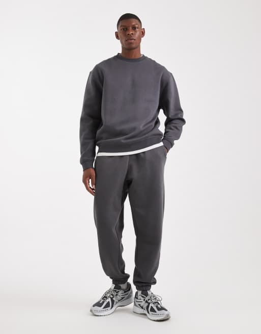 Sudadera gris carbón básica Essentials de ASOS DESIGN , 2 de 5