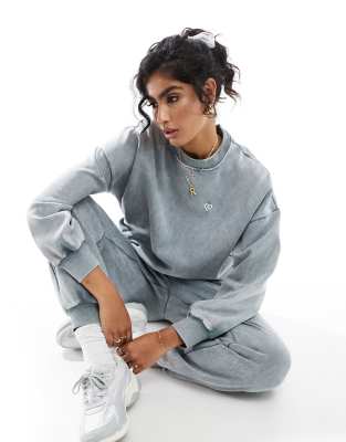 Sudadera gris carbón extragrande con lavado ácido de Miss Selfridge (parte de un conjunto)
