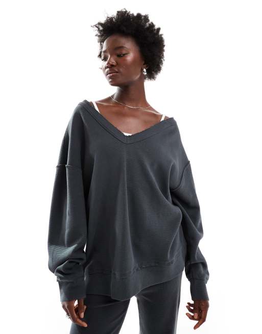 Sudadera gris carbón lavado extragrande con escote Bardot de pico de tejido gofrado de ASOS DESIGN (parte de un conjunto)