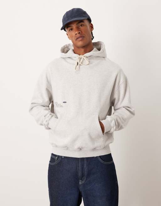 Sudadera gris claro de corte estándar con capucha, estampado en la espalda y gráfico del logo de Pompeii, 3 de 5