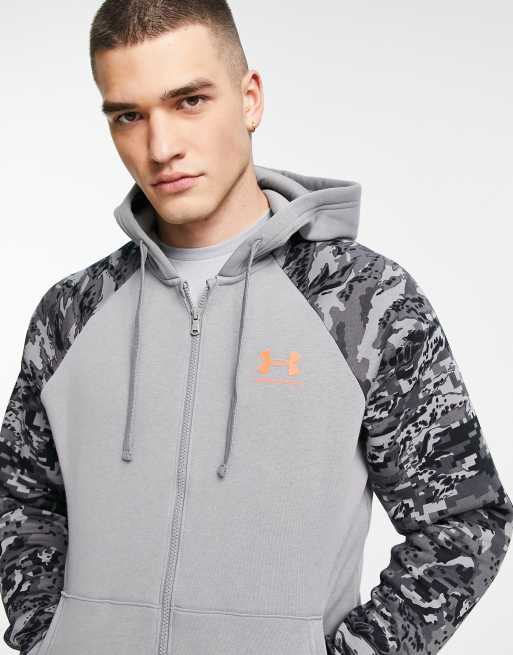 Sudadera gris con capucha estampado de camuflaje y cremallera de felpa Rival de Under Armour