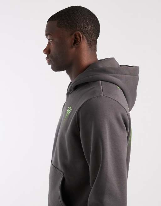 Sudadera gris con capucha y estampado efecto aerografiado en la espalda de Alpha Industries, 4 de 5