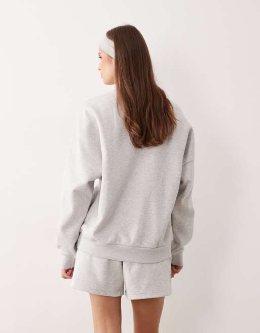 Sudadera gris con tres rayas Three Stripes Studios de adidas Performance, 3 de 4
