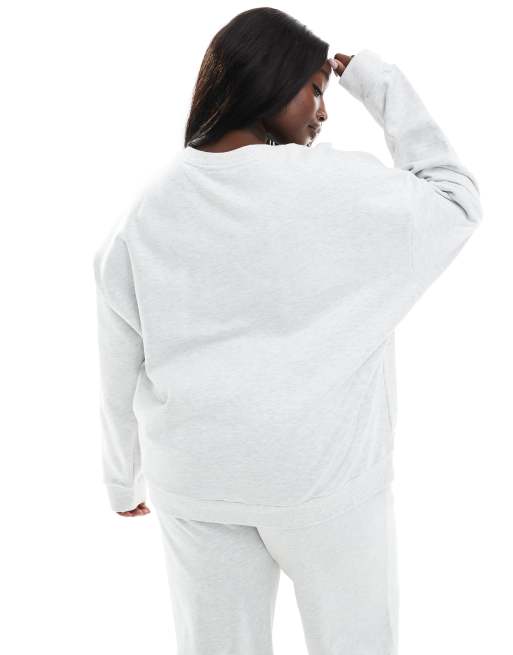 Sudadera gris hielo jaspeado extragrande con bordado gráfico "Marseille" de ASOS DESIGN Curve, 3 de 4