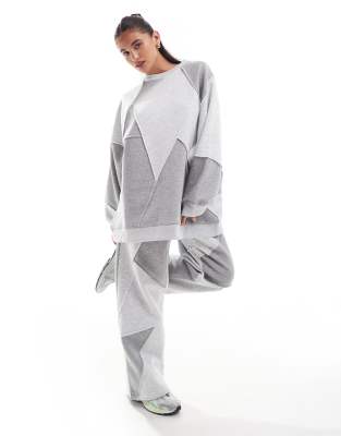 Sudadera gris jaspeado extragrande con detalles tipo patchwork de ASOS DESIGN (parte de un conjunto)