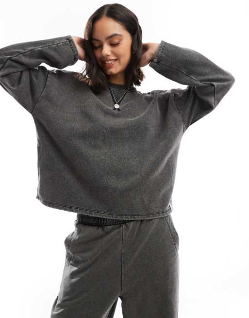 Sudadera gris lavado con cuello redondo de ONLY (parte de un conjunto)
