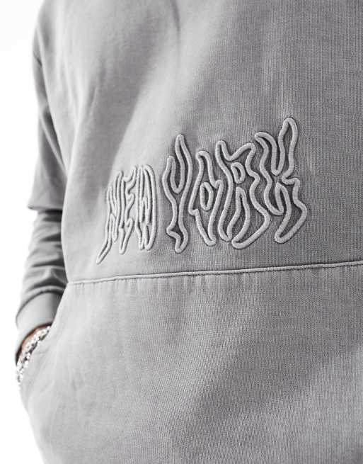 Sudadera gris lavado extragrande unisex con capucha y bordado "New York" de ASOS DESIGN, 4 de 4
