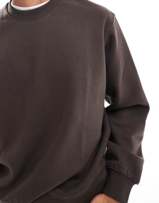 Sudadera marrón chocolate extragrande con cuello redondo de tejido grueso de 400 g/m2 de Jack & Jones Premium , 2 de 4