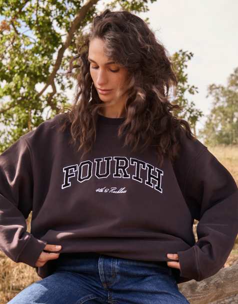 Sudadera marrón chocolate extragrande con logo bordado de 4th & Reckless - view 1