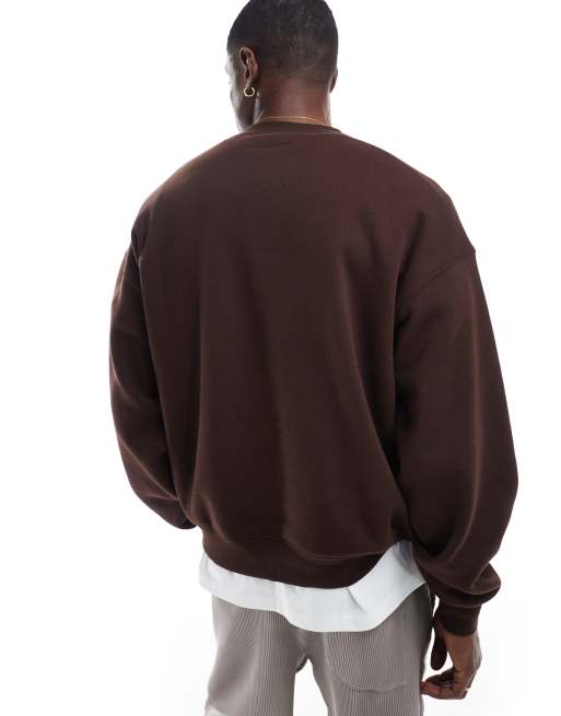 Sudadera marrón roble oscuro de corte cuadrado con cuello redondo y estampado gráfico de Cotton On, 4 de 4
