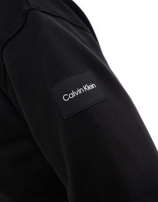Sudadera negra cómoda de estilo deportivo con logo exclusiva en ASOS de Calvin Klein, 2 de 4