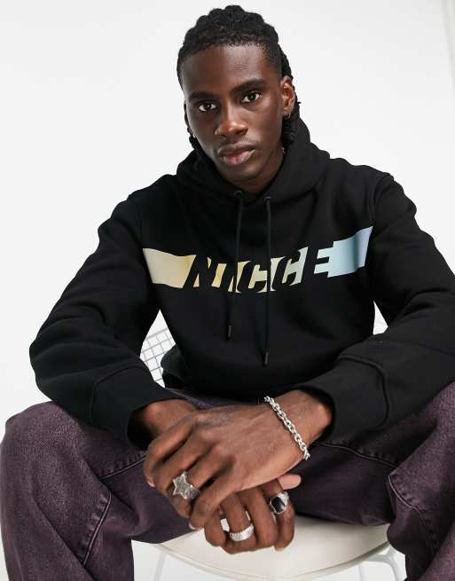 Sudadera negra con capucha y estampado en el pecho Omaze de Nicce