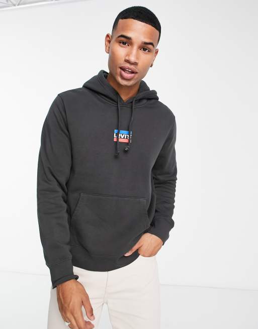 Sudadera negra con capucha y logo deportivo en el pecho de Levi's