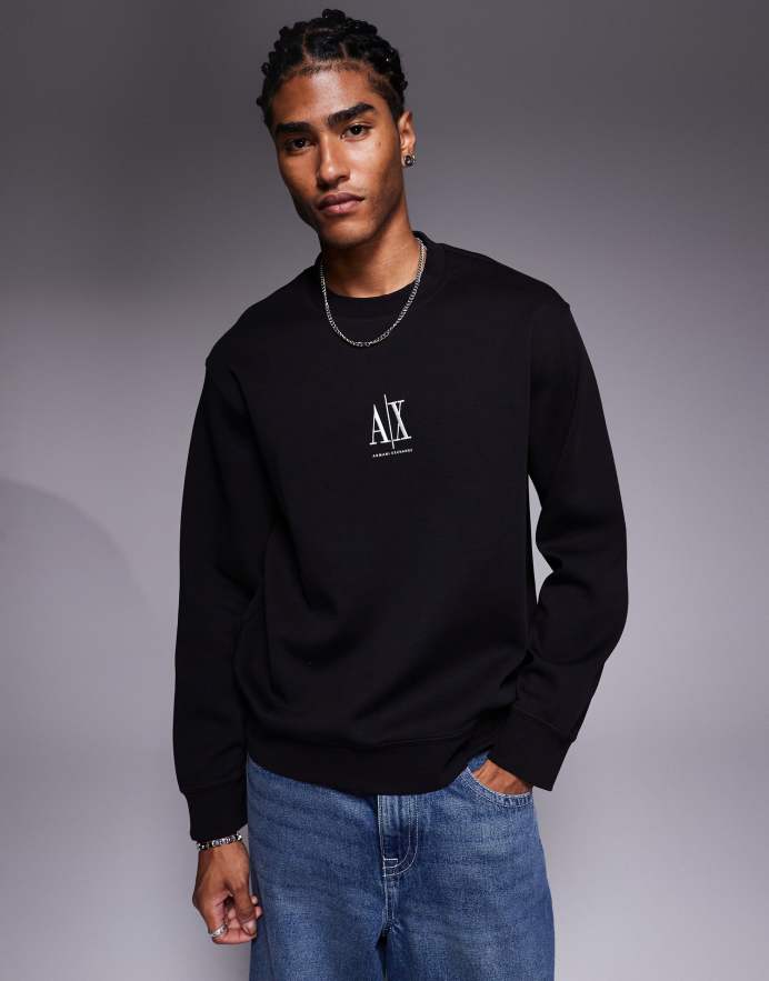 Armani Exchange Sudadera negra con capucha y logo en la parte central del pecho de