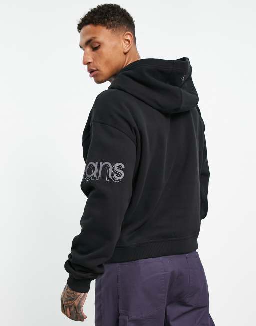 Sudadera negra con capucha y logo en vertical de Calvin Klein Jeans , 2 de 4