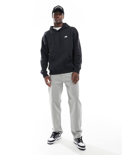 Sudadera negra con capucha y logo pequeño de tejido cepillado de New Balance, 3 de 4