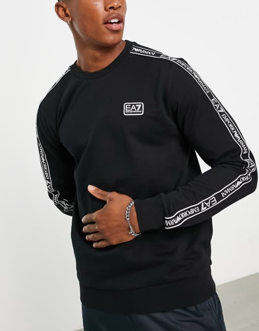 Sudadera negra con cinta del logo EA7 de Armani