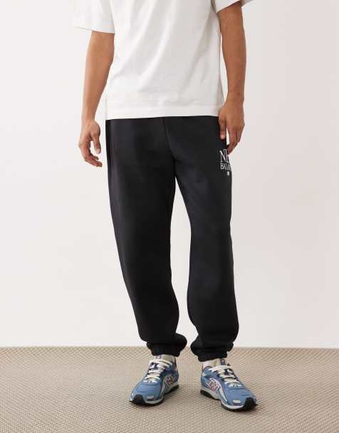 Sudadera negra con cuello redondo de felpa Reimagined de New Balance - view 1