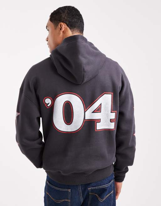 Sudadera negra de corte cuadrado con capucha y estampado gráfico en la espalda F1 de Hollister, 3 de 5