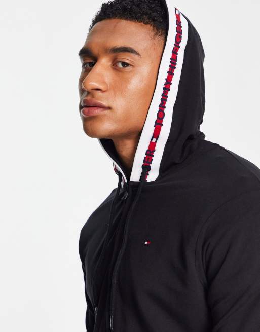 Sudadera negra de estar por casa con capucha y cinta del logo de Tommy Hilfiger , 2 de 4