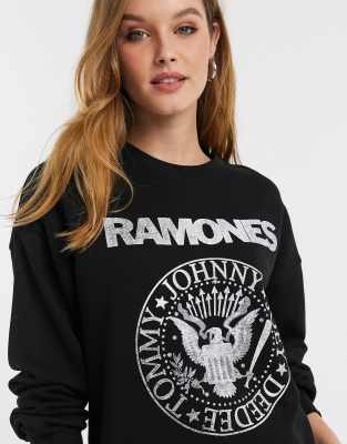 camiseta ramones mujer stradivarius