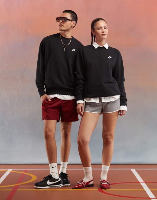 Sudadera negra unisex con cuello redondo Club de Nike