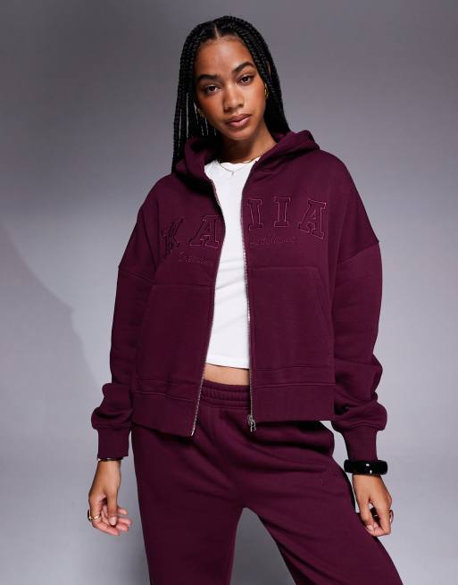 Sudadera rojo cereza oscuro con capucha, cremallera y logo bordado de Kaiia (parte de un conjunto)
