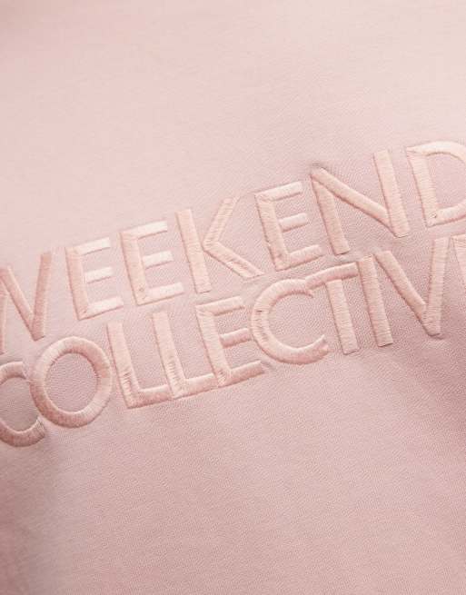 Sudadera rosa empolvado con hombro caído de punto interlock de Weekend Collective (parte de un conjunto), 3 de 4