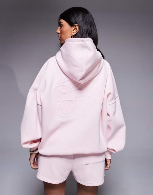 Sudadera rosa fresa extragrande con capucha y logo trasero en relieve de mezcla de algodón de Kaiia Studio (parte de un conjunto)  , 3 de 4