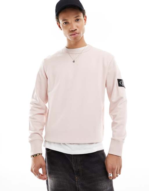 Sudadera rosa sepia con cuello redondo y parche de Calvin Klein Jeans