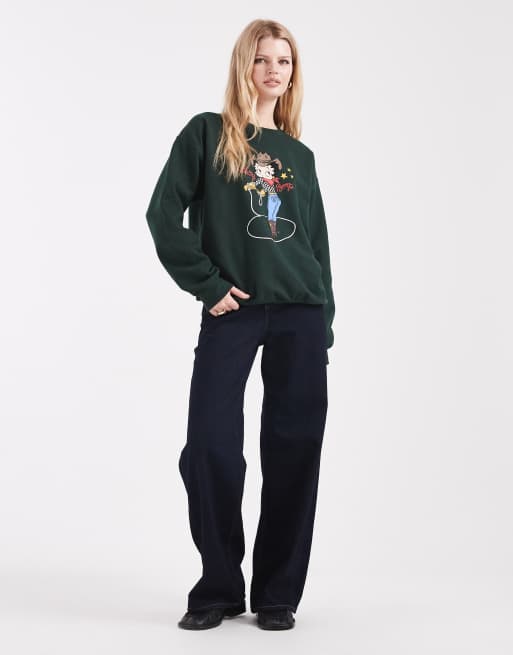 Sudadera verde bosque con estampado de Betty Boop vaquera de Daisy Street, 2 de 4
