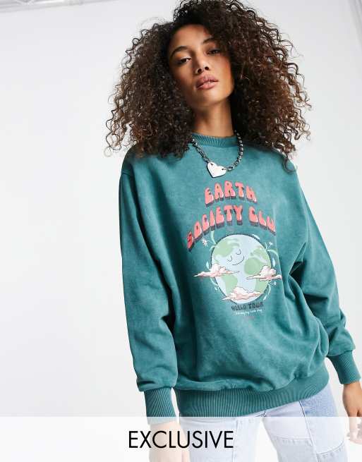 Sudadera verde con estampado de planeta de Reclaimed Vintage Inspired 