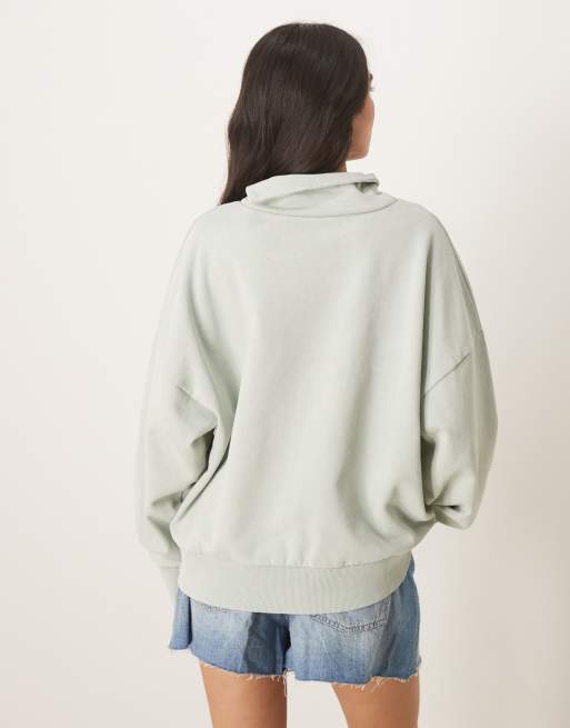 Sudadera verde lavado con cuello alto de tejido grueso de ASOS DESIGN, 4 de 4