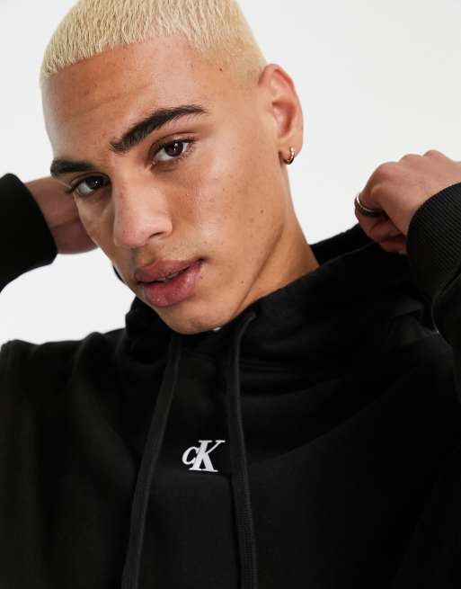 Sudaderas con capucha negra con logo en dos tonos y abertura de Calvin Klein Jeans, 2 de 4