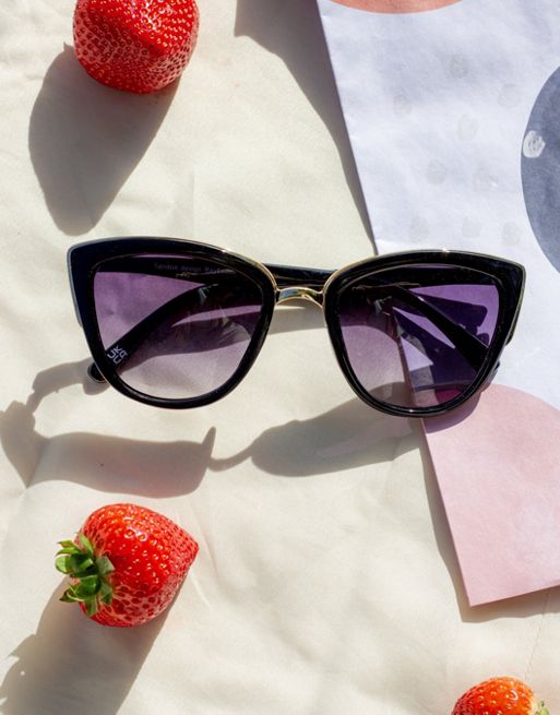 Sugar + Style supersize cat eye sunglasses in black 