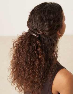 Sui Ava Sui Ava curved hair clip in brown