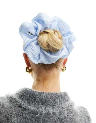 SUI AVA - Dreamy Hair - Übergroßes Scrunchie-Haargummi in Blau