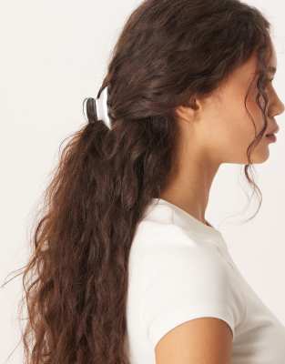 Sui Ava Sui Ava glossy metallic hair claw in silver