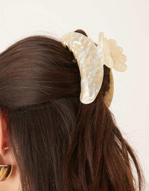 HAIR CLAW LARGE PALE YELLOW