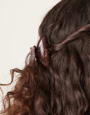 Sui Ava Sui Ava Helle mini hair claw in chocolate brown