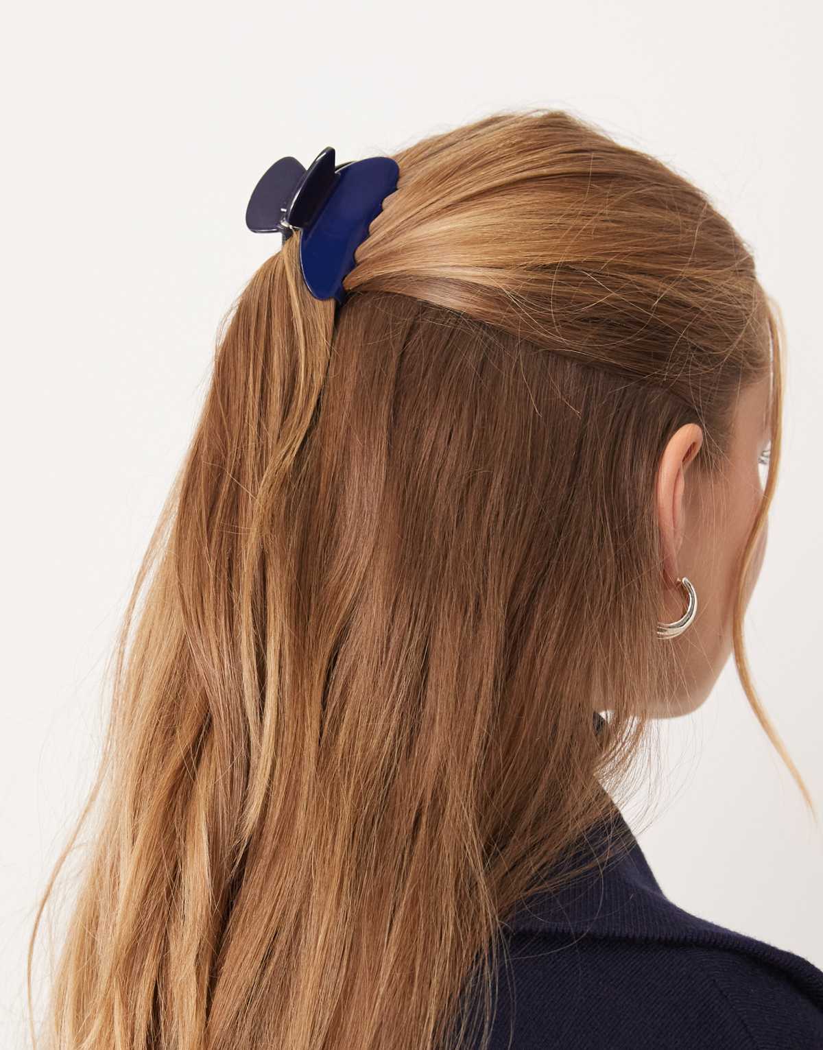 Sui Ava ida classic mini hair claw in midnight blue