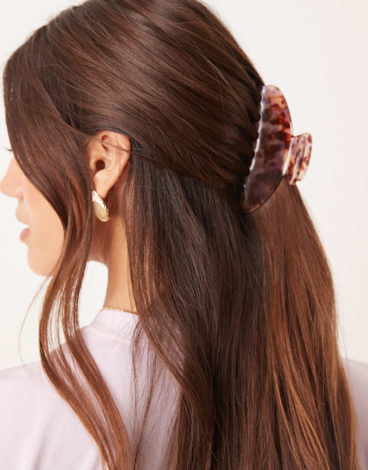 Sui Ava Ida large hair claw in pink mix