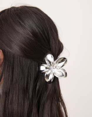 Sui Ava Sui Ava metallic floral hair claw in silver