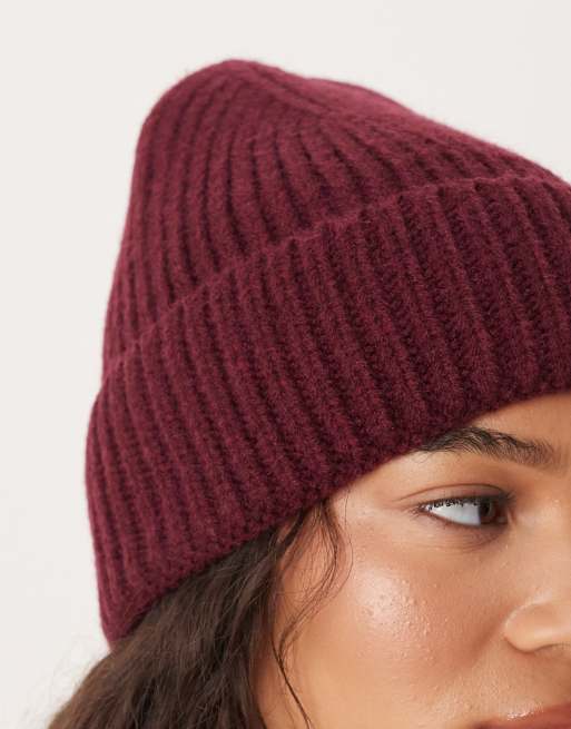 Sui Ava Nico beanie in bungundy, 2 of 3